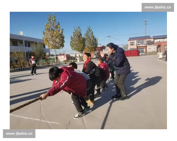 在激烈拔河比赛中体会团队合作与坚持精神的难忘成长经历点滴瞬间